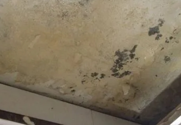 寒亭阳台漏水维修公司分享下寒亭卫生间渗水维修需要注意哪些问题。